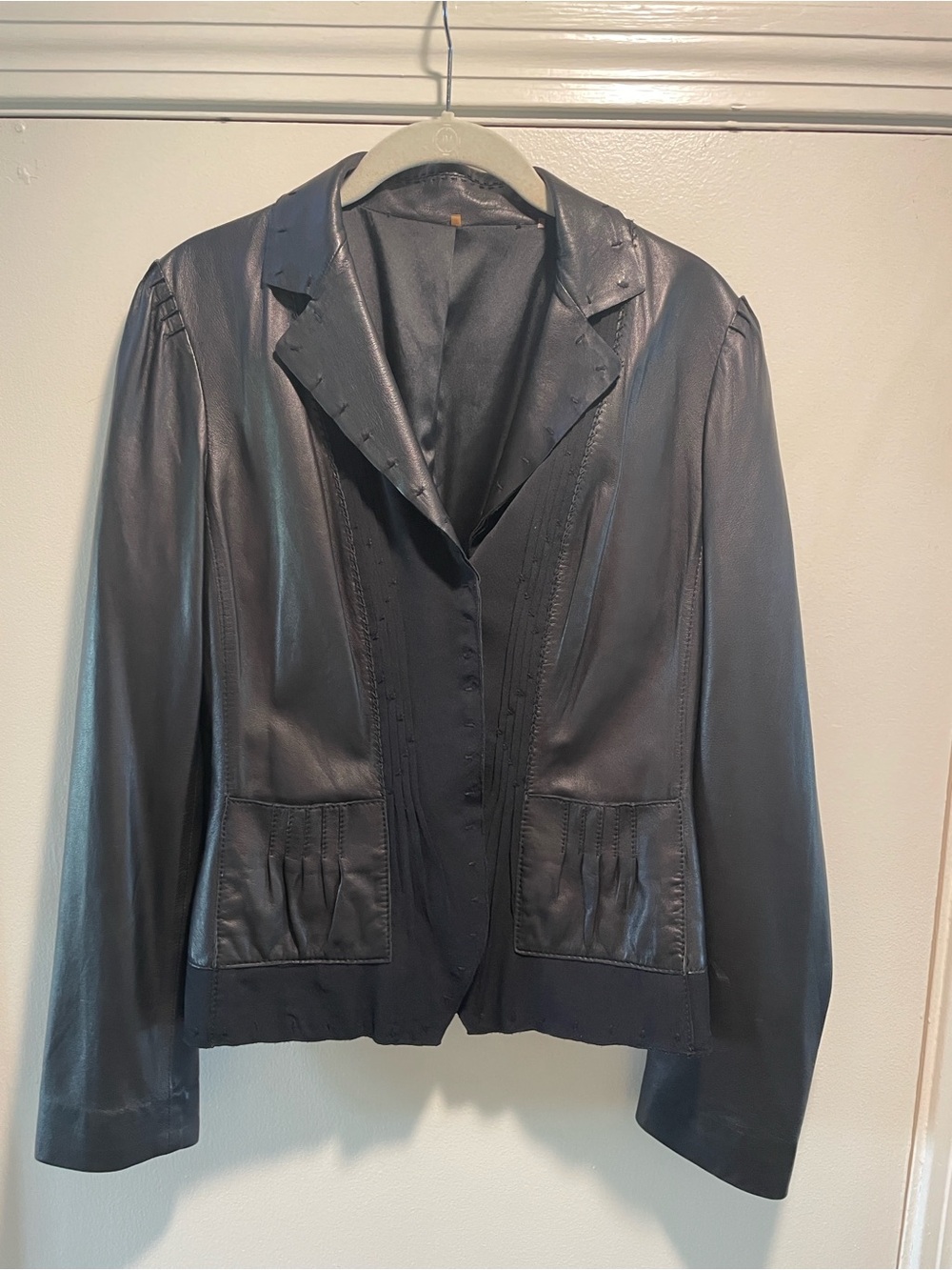 Elie Tahari Vtg Black Lightweight Lambskin Notch Lapel Snap Closure Jacket